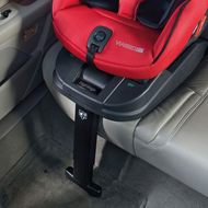 Baza Isofix 0+1: Conectorii bazei sunt extensibili si flexibili. Piciorul de sustinere este reglabil pe inaltime. Dispune de indicatori care va arata cum se fixeaza corect scaunul in baza isofix.